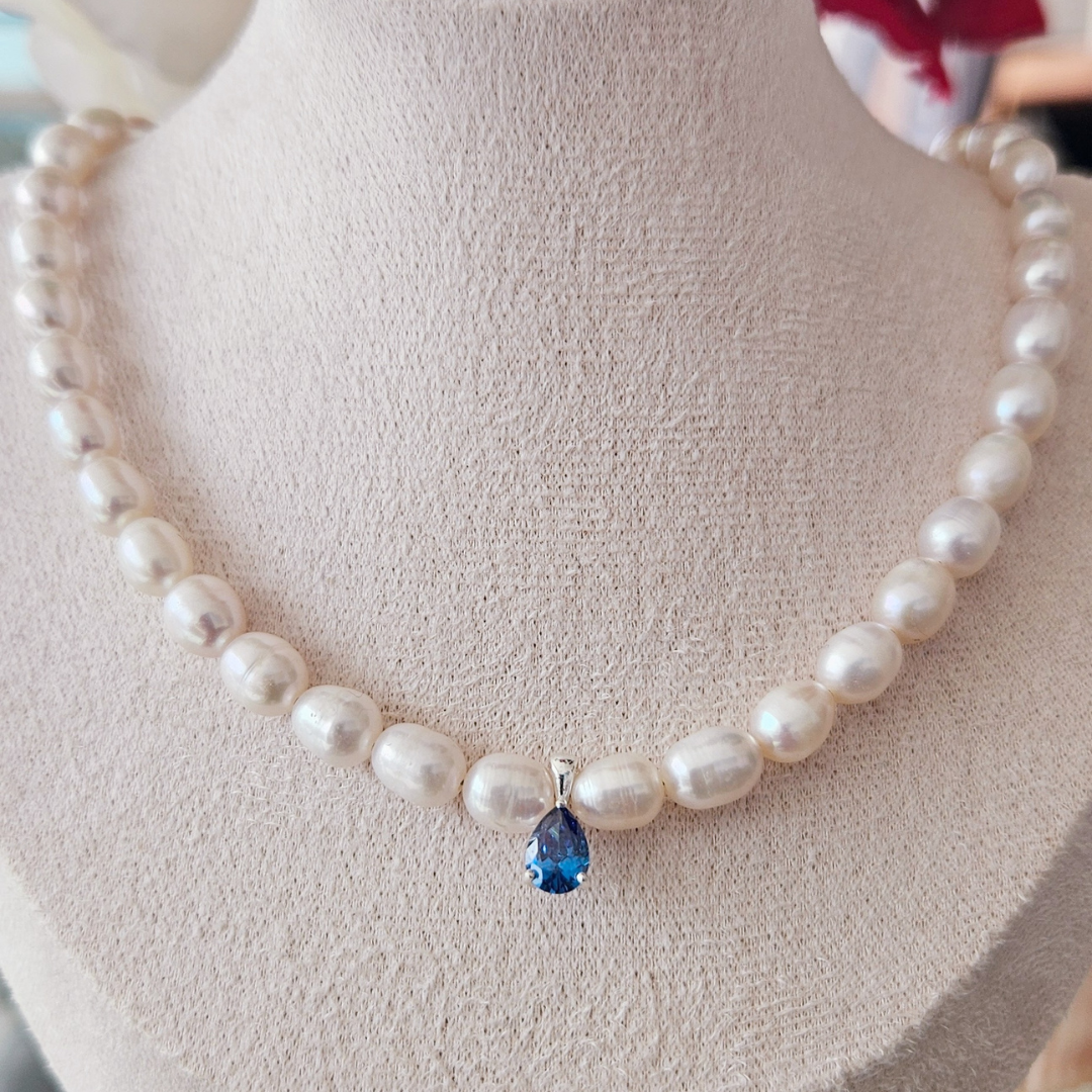 Elegant Maiden Pearl Necklace